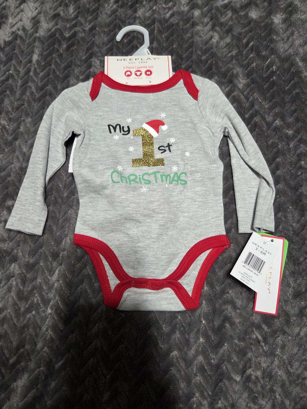 Weeplay Gray & Red 'My 1st Christmas' Baby Bodysuit With Matching Hat And Socks